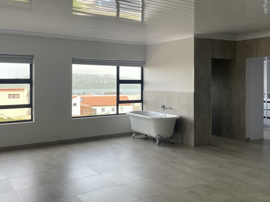 5 Bedroom Property for Sale in Myburgh Park Western Cape